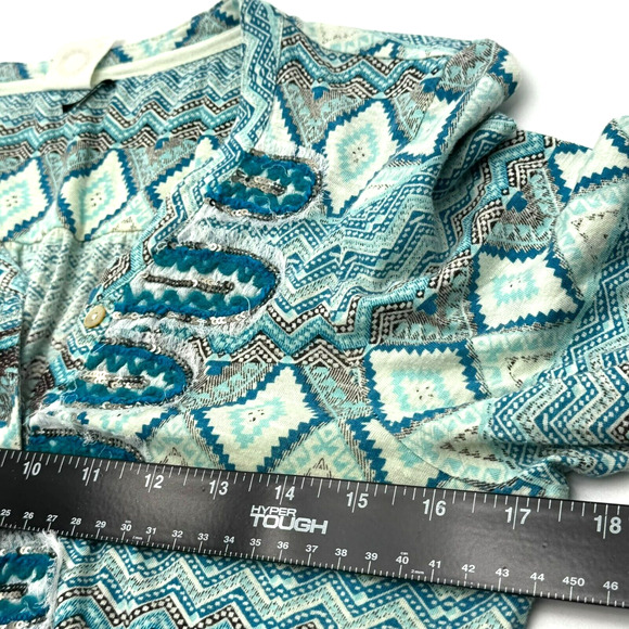 ANTHROPOLOGIE AKEMI & KIN Large Blue Diamond Print Boho Roll Tab Embellished Top - Picture 8 of 10